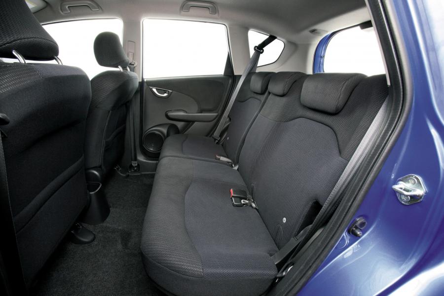  Honda Jazz 2010 года  (фото 18 из 21)